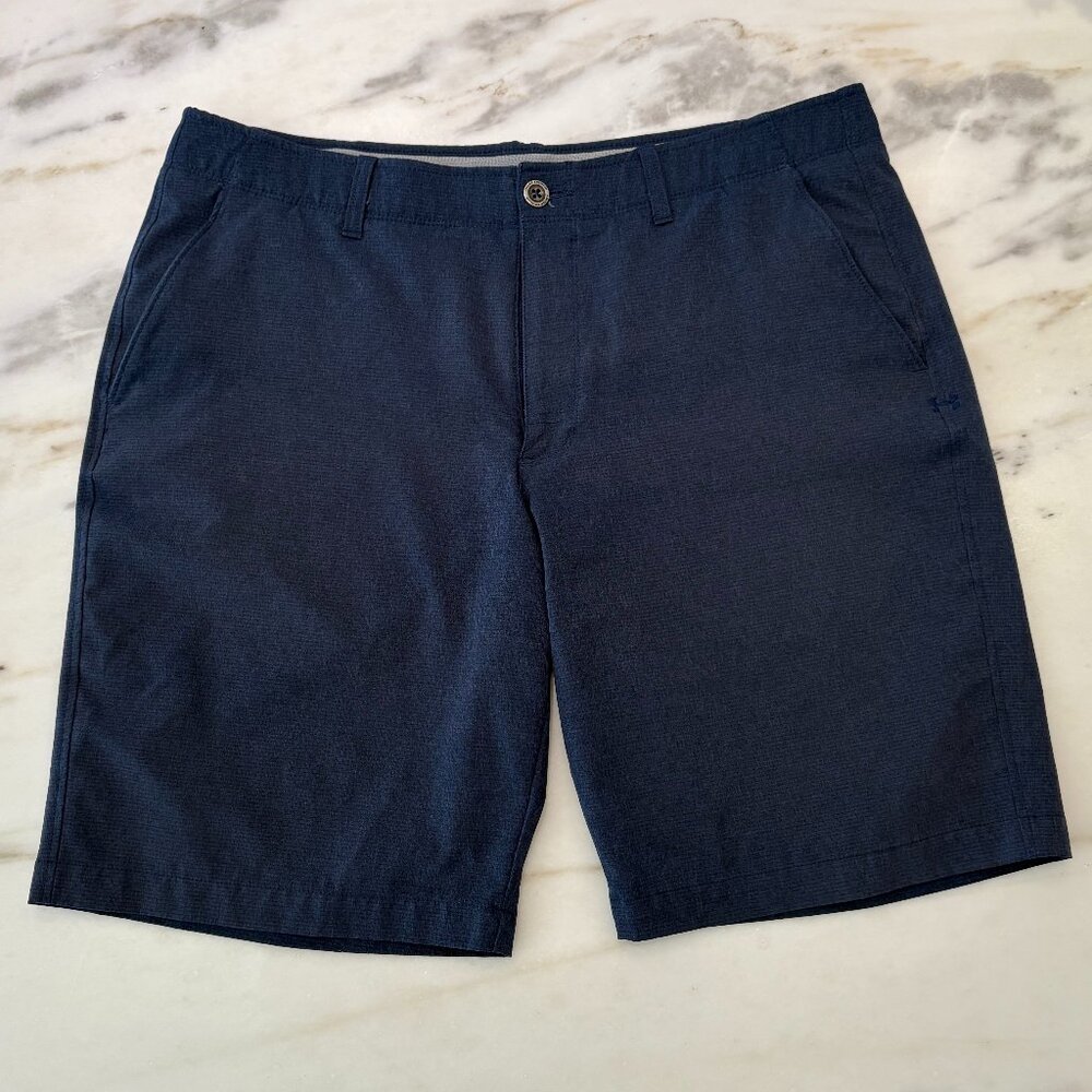 Under Armour Golf Shorts, Size 36, New w/o Tags, never worn, Dark Blue